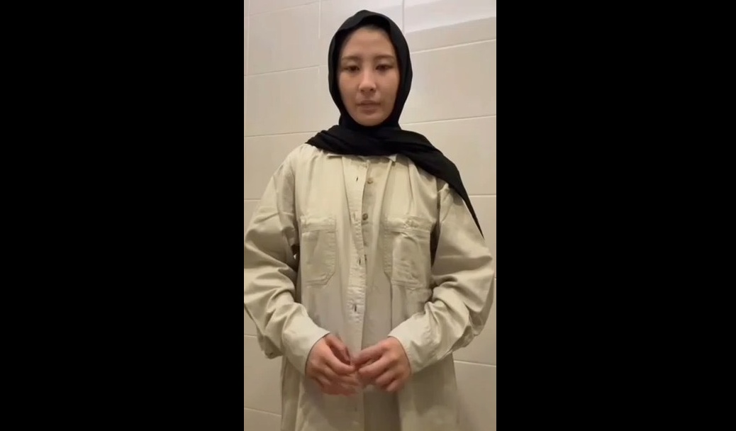 Tampilan Serius Kelakuan Misterius